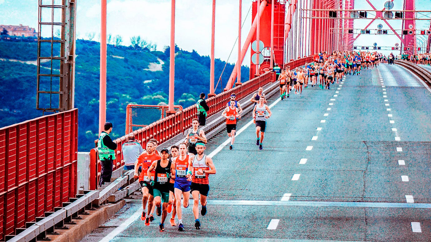 Nutrizionista sportivo cura l'alimentazione per gare podistiche come la maratona