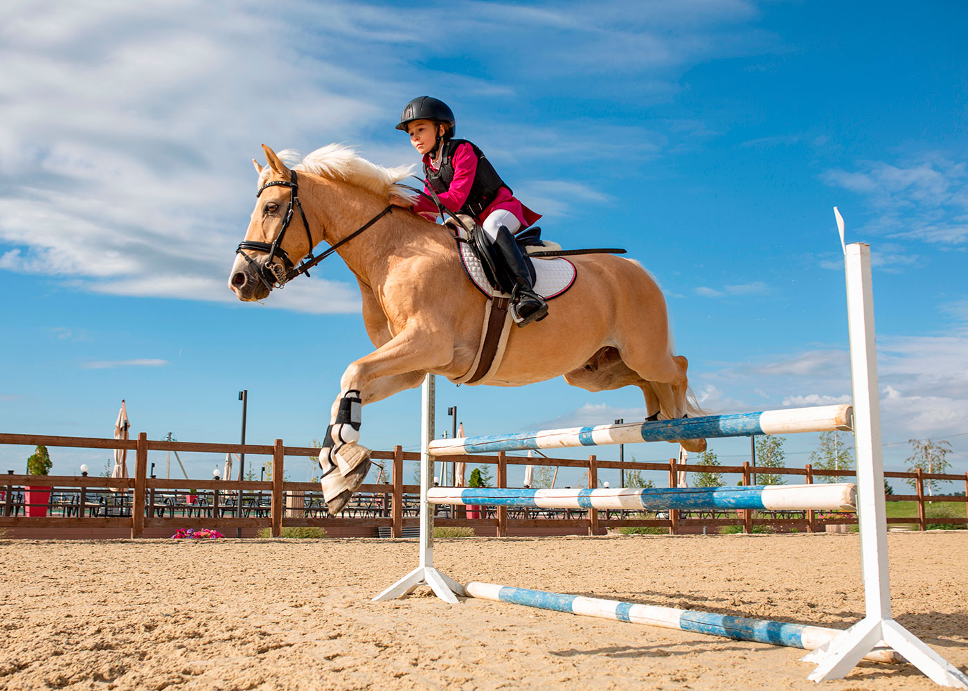 nutrizionista per giovani in età pediatrica, ragazzina fa equitazione