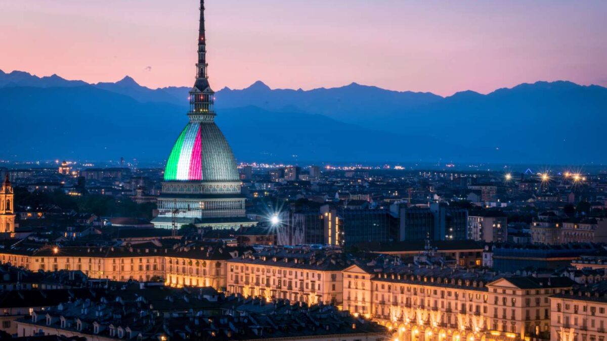 nutrizionista tennisti torino, foto della mole con profilo notturno della città al centro della scena internazionale grazie al Nitto ATP Finals