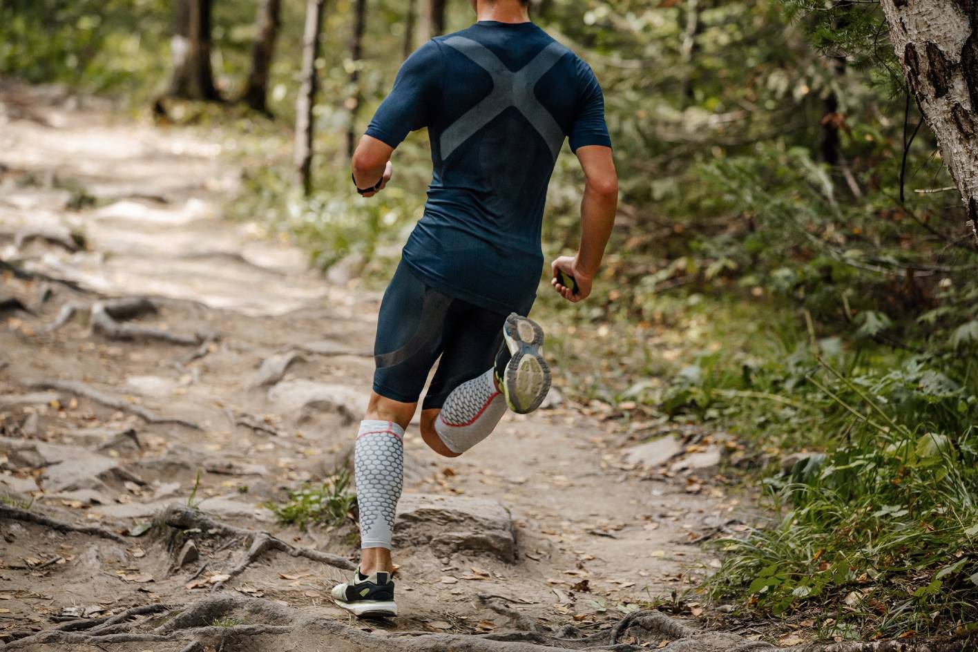 trail running sui sentieri del monte san giorgio di piossasco vicino a torino